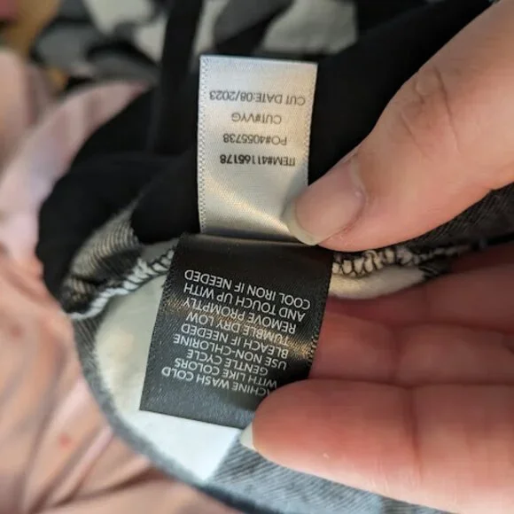 Torrid Cream and Black Plaid Flannel with Hood Size 1/1X - Picture 10 of 10